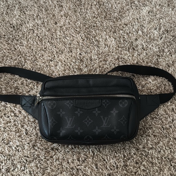 Louis Vuitton Black Men's Bag - Picture 1 of 4